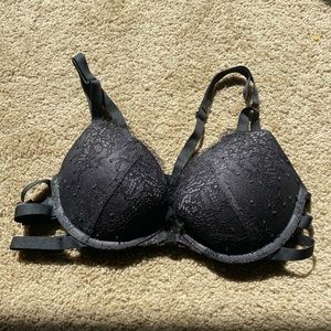 Black push up bra